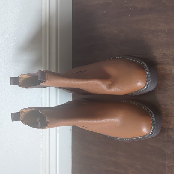 NWOB Sam Edelman® Laguna Weatherproof Boot Size 8M - Picture 3 of 8